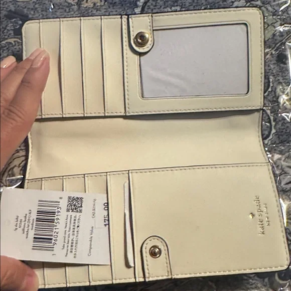 kate spade light green continental wallet with gold logo - Picture 3 of 5